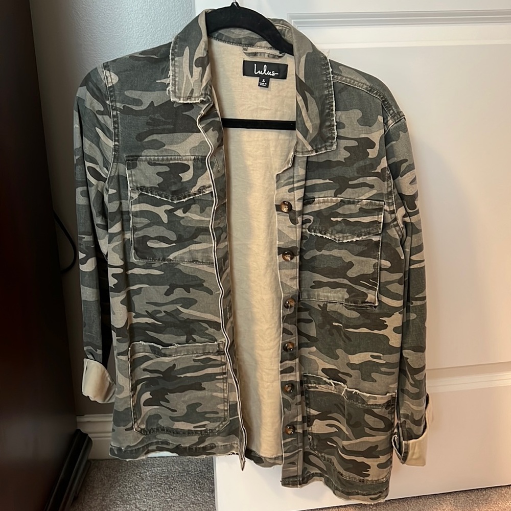 Lulus camo jacket size small
